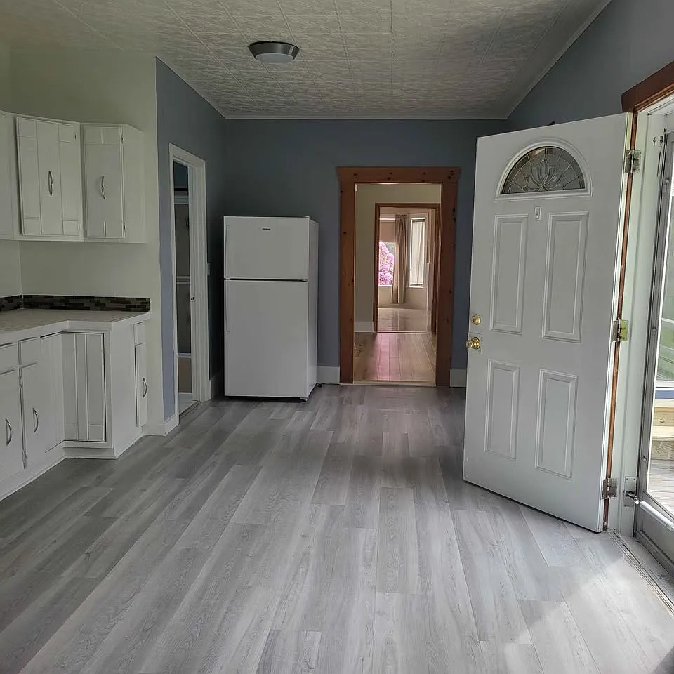 2 bed, 1000 sqft, $1,600 — Photo 2