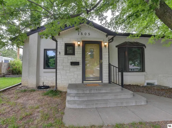 1505 N 61st St, Omaha, NE 68104