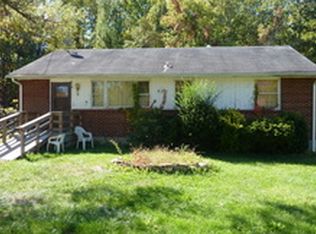 623 Hemlock Rd, Salem, VA 24153