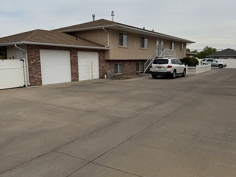 3909 Redwood Ln — Photo 1