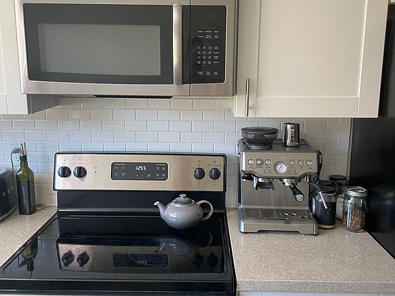 3rd image of 134 W Dana St APT D