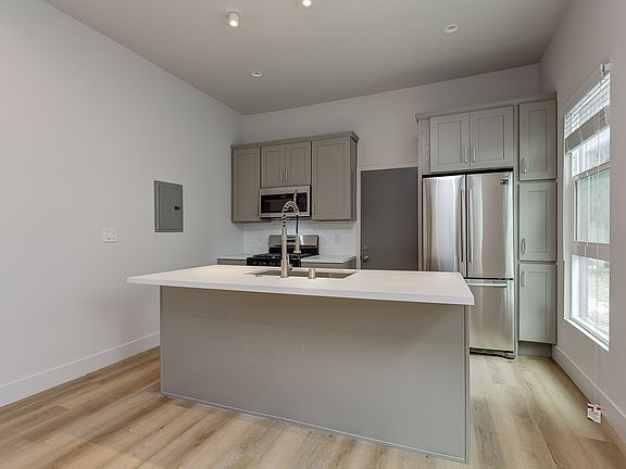 5th image of 1334 S Westlake Ave #A