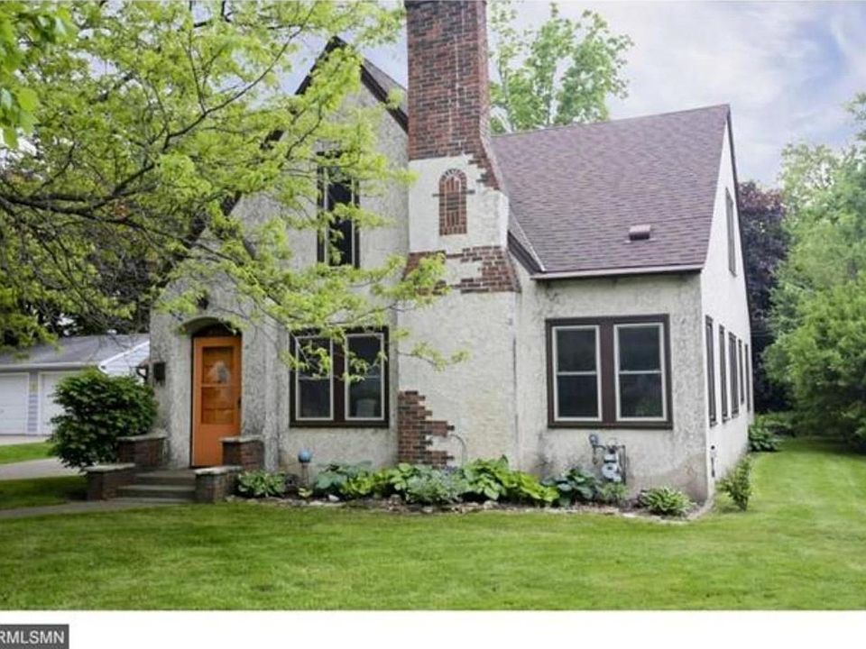1st image of 1043 Mary St N