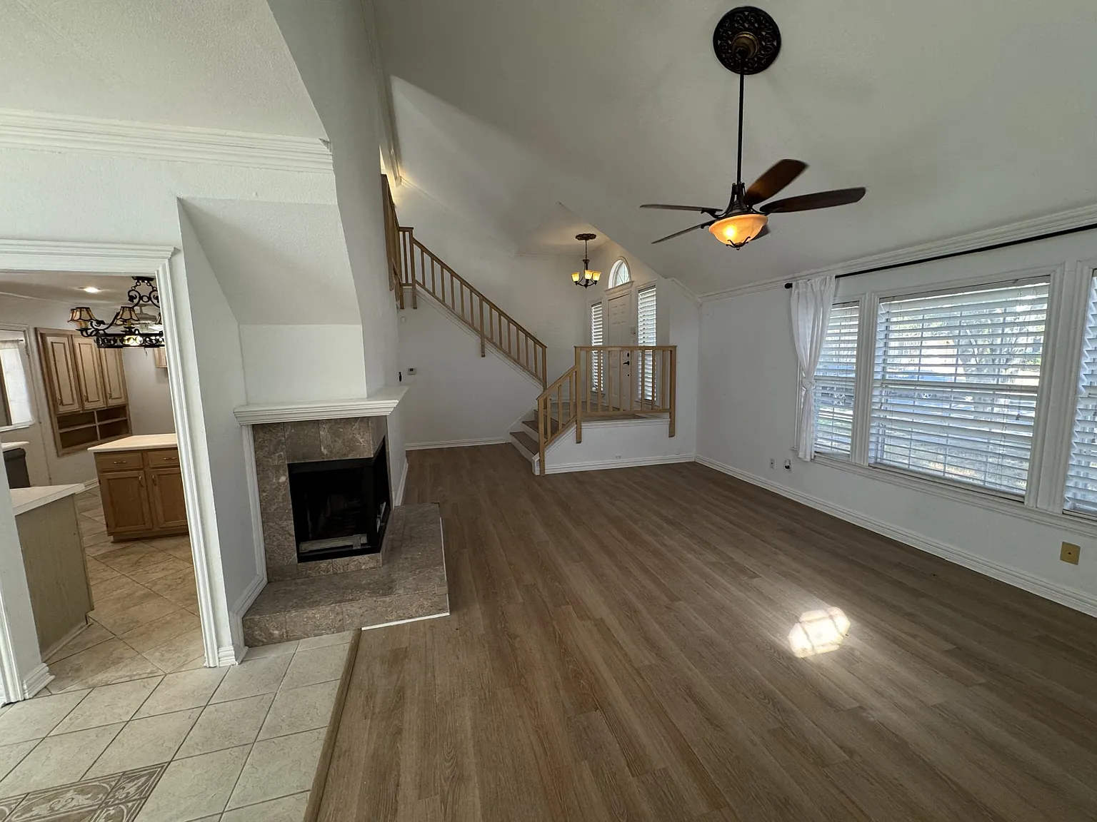 3 bed, 1945 sqft, $2,450 — Photo 3