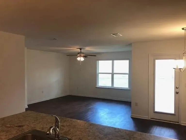 10373 Shetland Dr — Photo 4