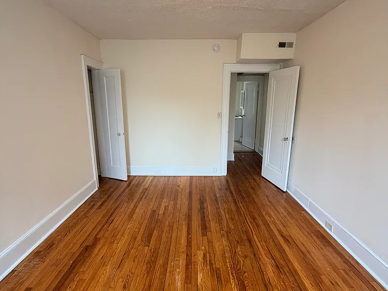 295 Norton St #B8 — Photo 11