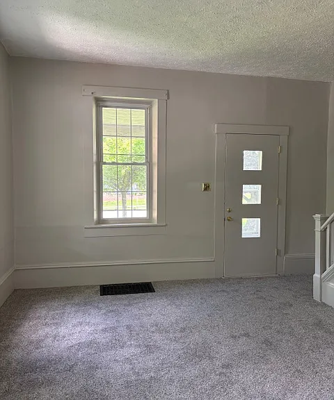 811 S Main St #811 — Photo 6