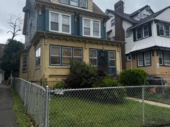 179 N Munn Ave, East Orange City, NJ 07017