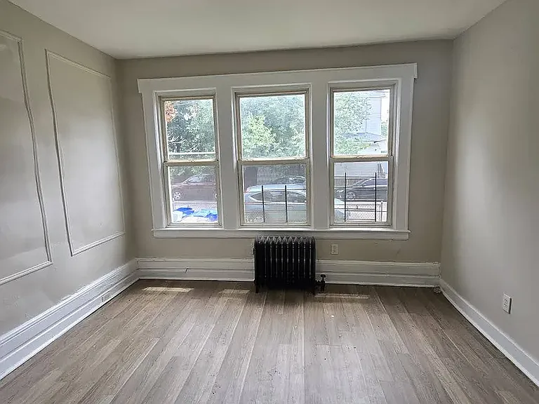 80 Montgomery Ave #2 — Photo 3