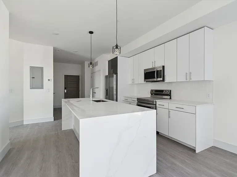 1221 E Fletcher St #211A — Photo 36