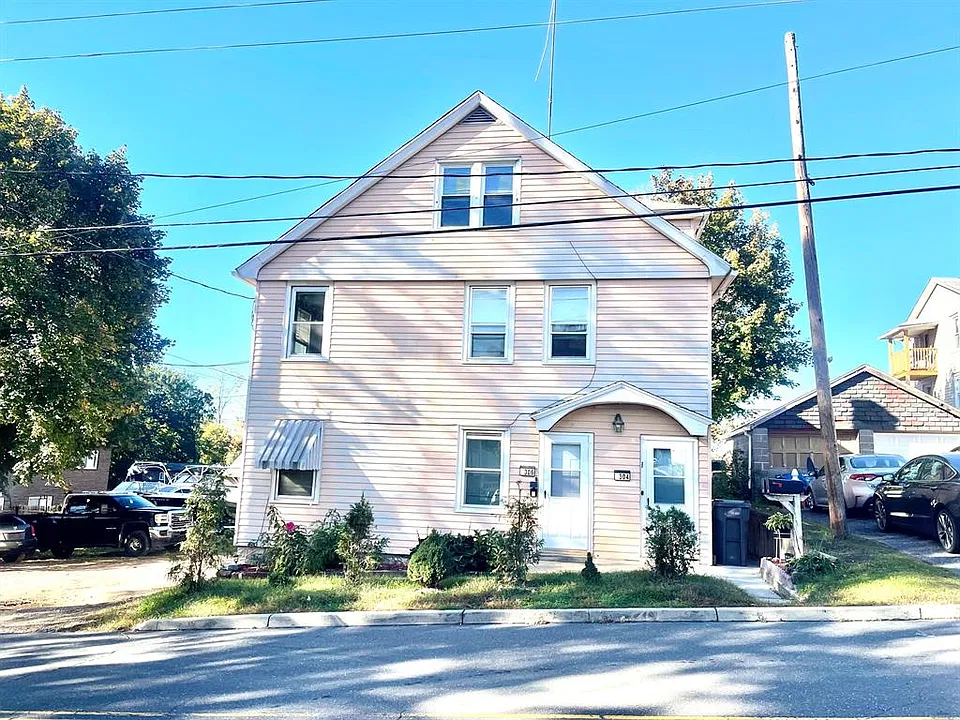 304 Queen St #2