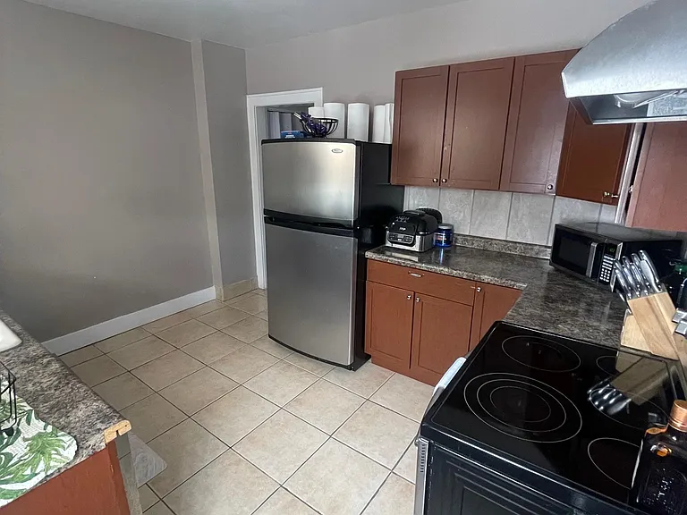 2439 Medary Ave — Photo 10