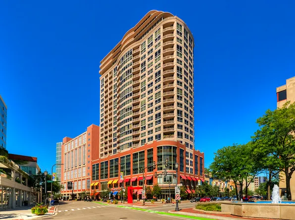 807 Davis St Unit 405, Evanston, IL 60201