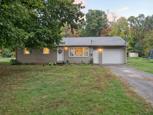 13017 Brockway Blvd, Vicksburg, MI 49097