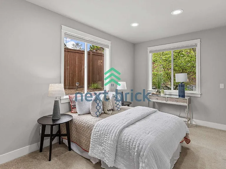 27174 SE 18th Pl — Photo 17
