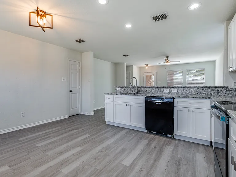 312 Stanford Dr — Photo 24
