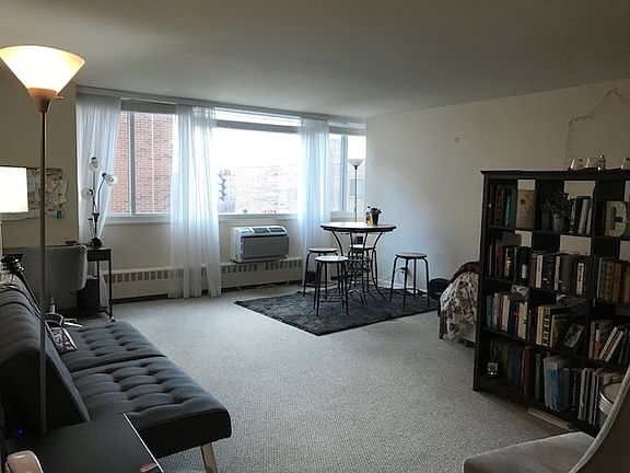 3rd image of 1516 Hinman Ave APT 705