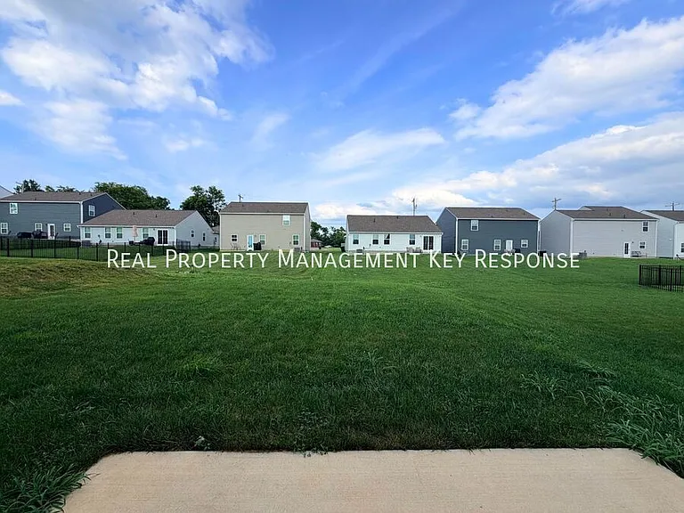 325 Heritage Ave — Photo 22