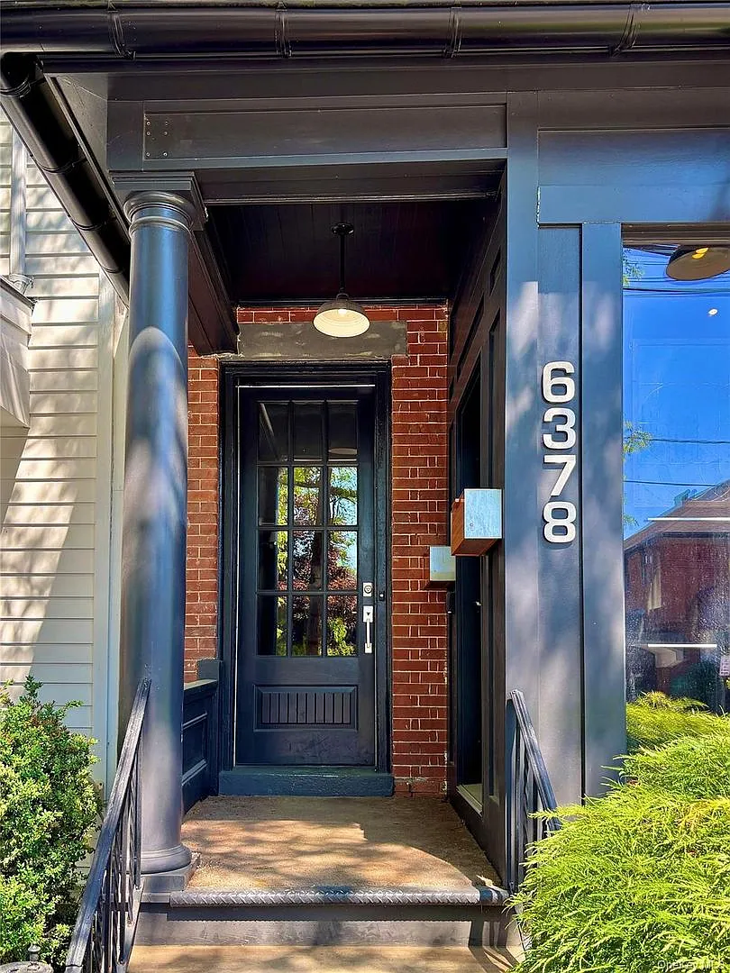 Studio, 1.0 bath, 950 sqft, $2,950 — Photo 2