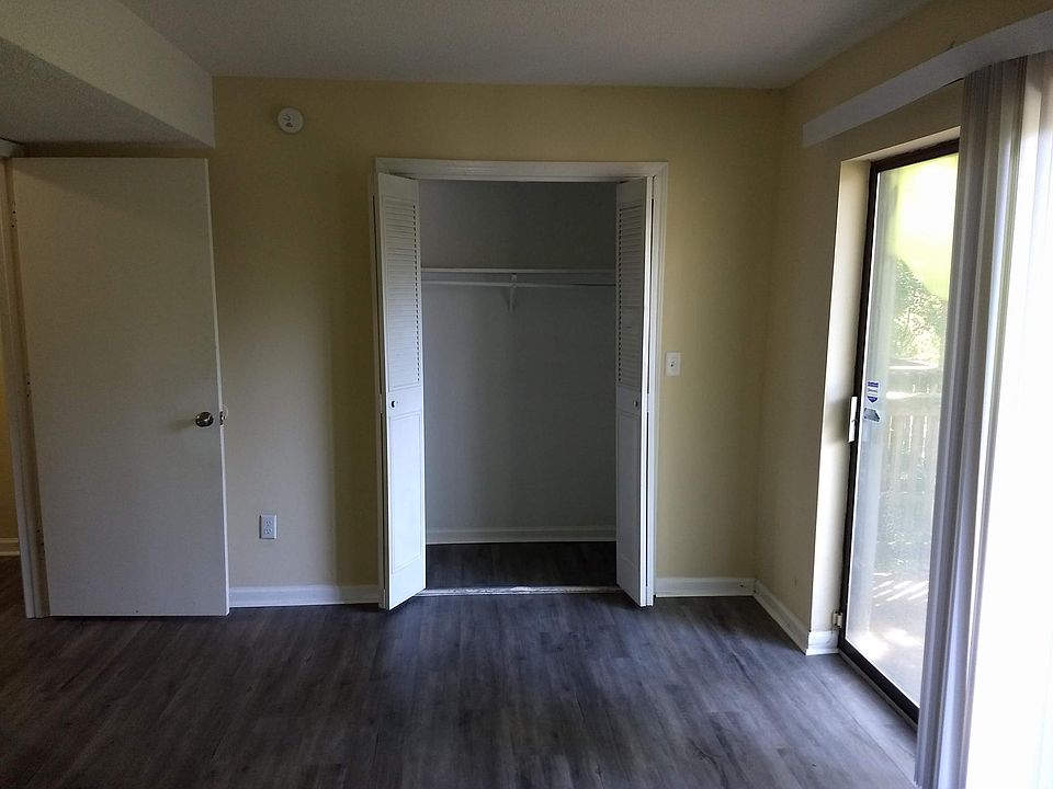 1st image of 428 Sioux Trl