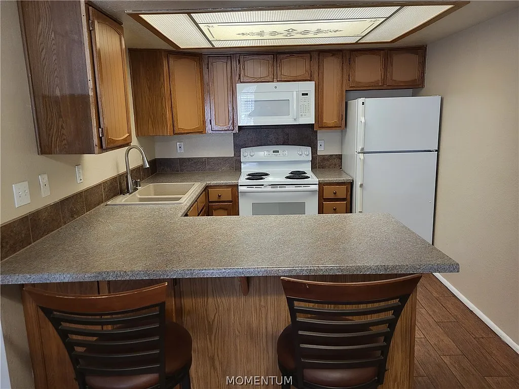 1 bed, 800 sqft, $1,100 — Photo 3