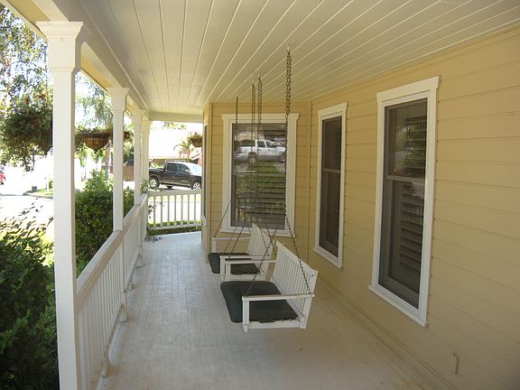 Lrg wrap around front porch