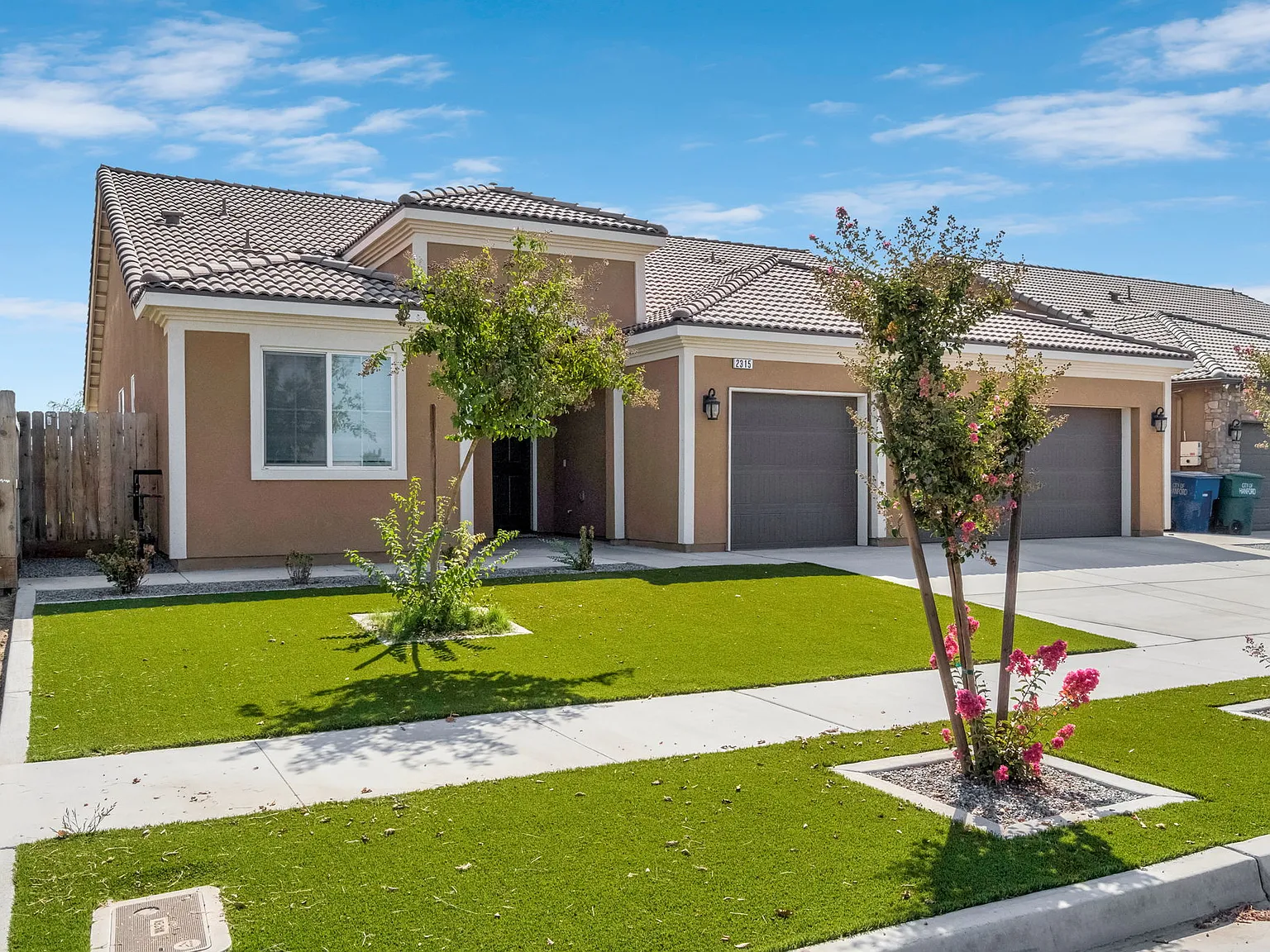 4 bed, 2100 sqft, $3,200 — Photo 3