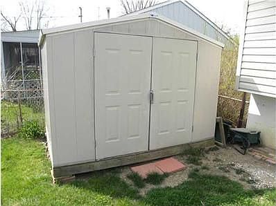 4th image of 4723 Henley Ave
