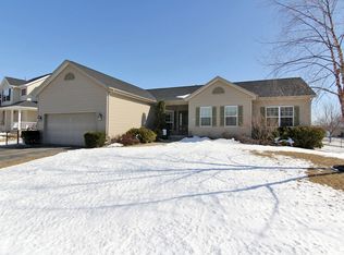 7802 Foxfield Dr NE, Cedar Rapids, IA 52402