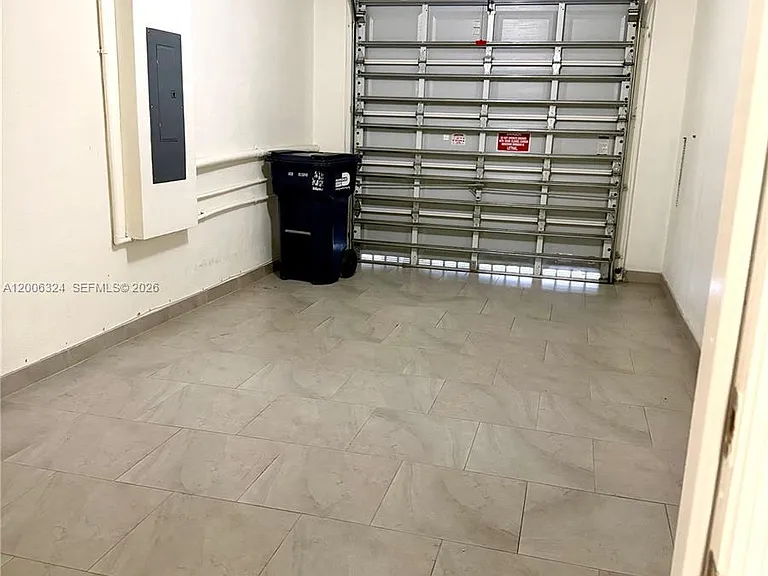 10747 NW 76th Ln — Photo 18