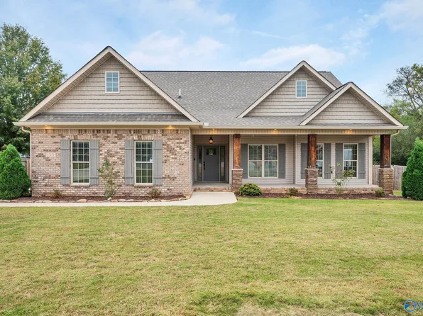130 Jacob Landing Dr, Hazel Green, AL 35750