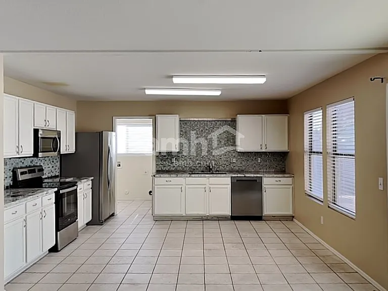 22274 N 106th Ln — Photo 3