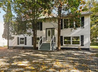 6274 Laurel Rd, Pocono Summit, PA 18346