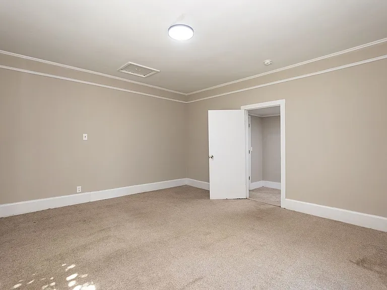 229 Lowry St — Photo 27