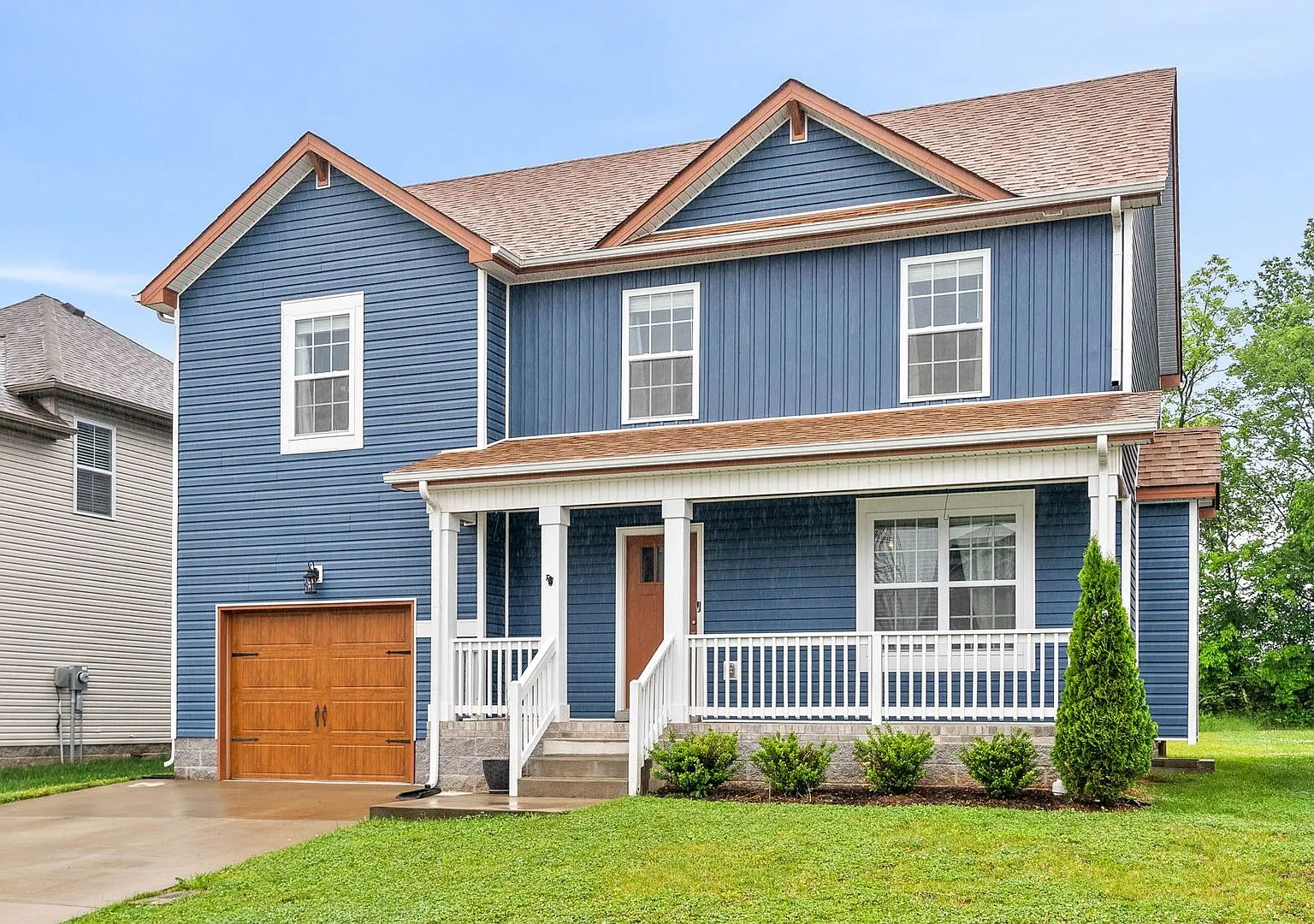 Beautiful Pet Friendly 4 Bedroom Home For Rent! — Photo 3