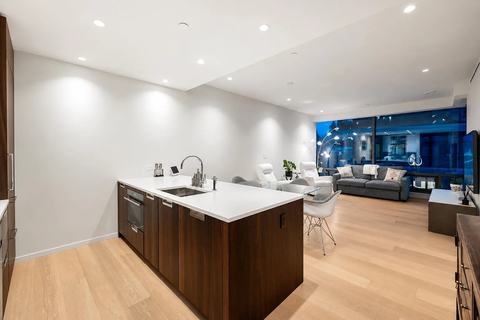 1 bed, 865 sqft, $5,500 — Photo 3