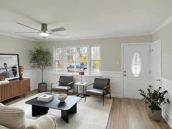 3rd image of 705 2nd St