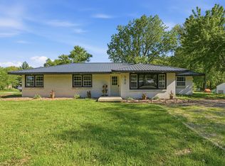 590 E Oak Hill Rd, Porter, IN 46304