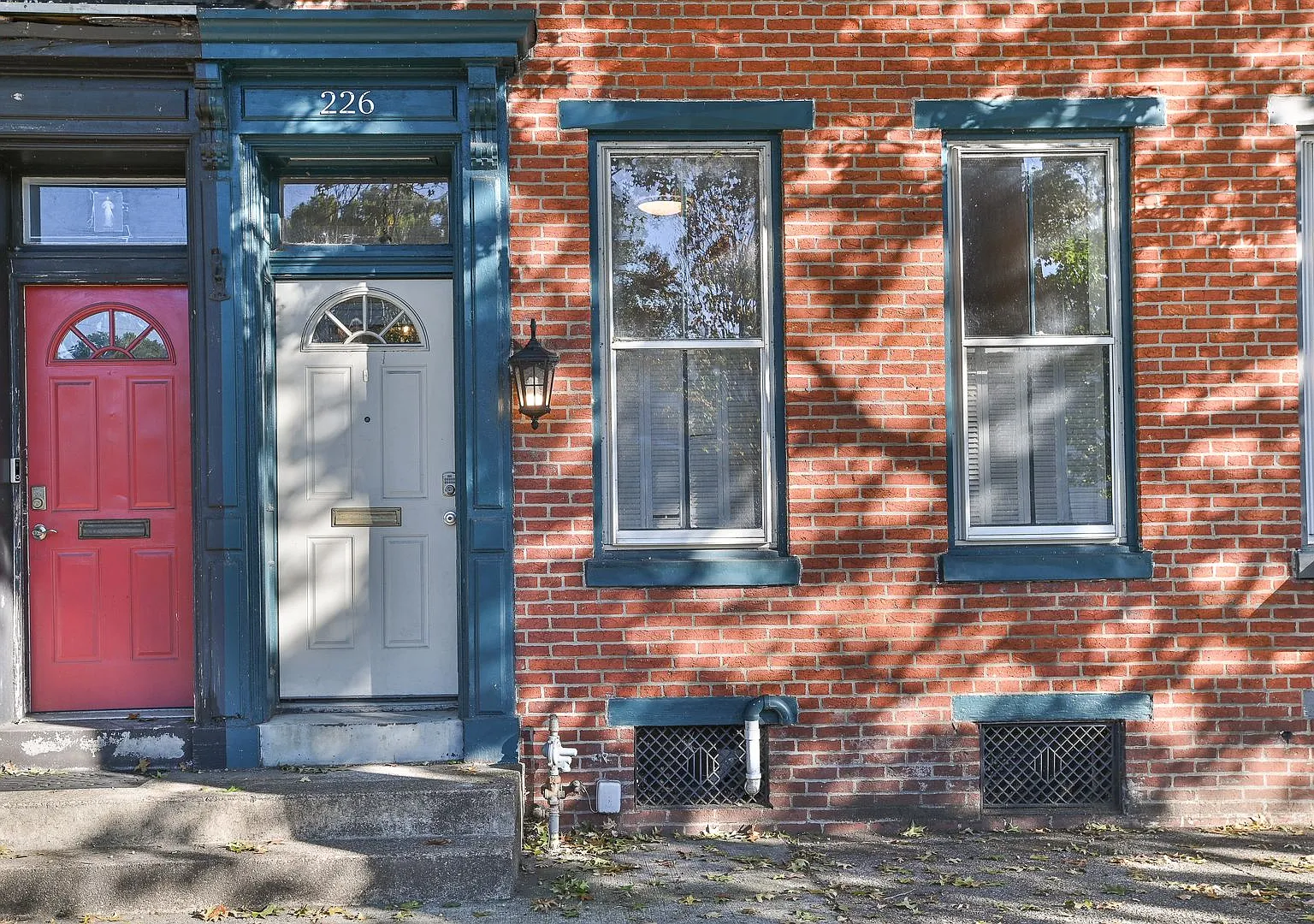 Large 3 Bedroom Single Family Home on Forster St — Photo 2