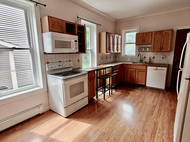 606 Broadway #1 — Photo 16