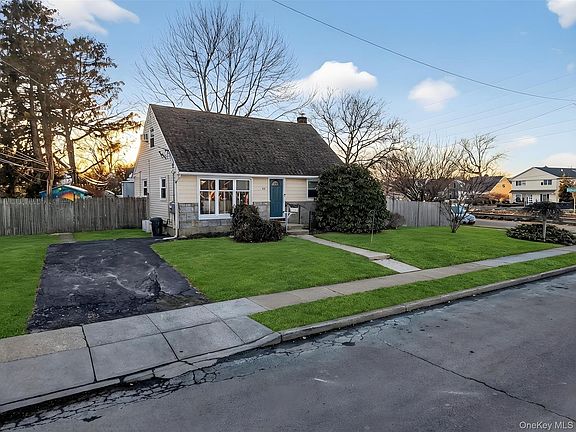 3rd image of 59 Holly Road