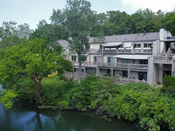1407 Lake Shore Dr #139, Columbus, OH 43204