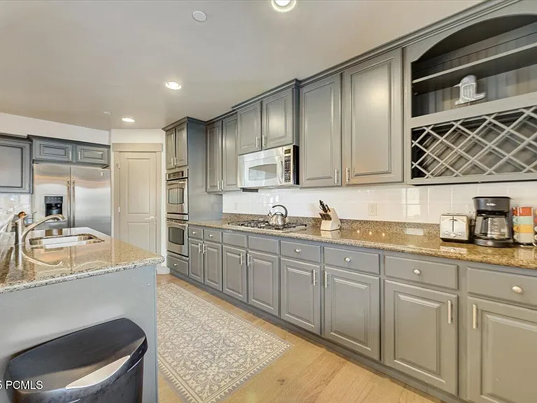 5662 Oslo Ln — Photo 14