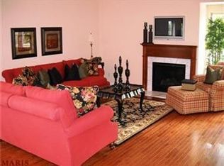 5446 Ivysummit Ct, Saint Louis, MO 63128