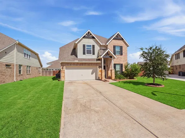 215 San Gabriel Dr, Baytown, TX 77523