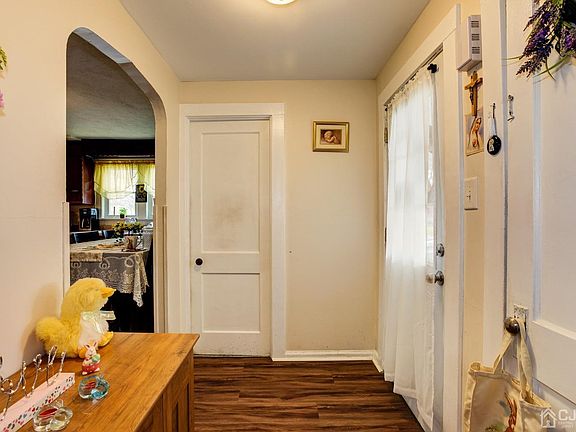 5th image of 167 Joseph St