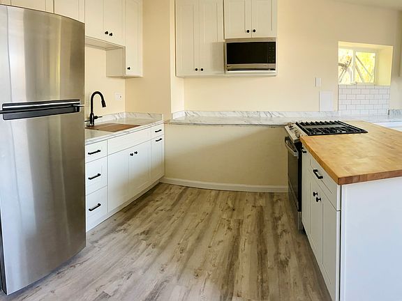 3rd image of 296 Albert Dr APT A