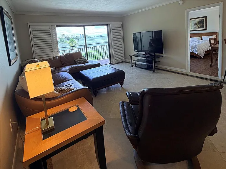 5020 Bayshore Blvd #303 — Photo 8