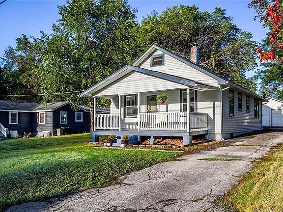 4th image of 2706 S 36th St