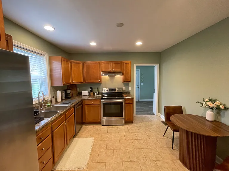 763 Lafayette St — Photo 1